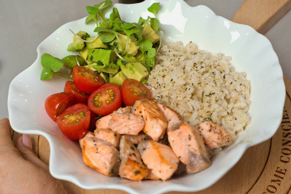 A Gut Healthy Meal Plan That Actually Works (No Kale Overdose Required)