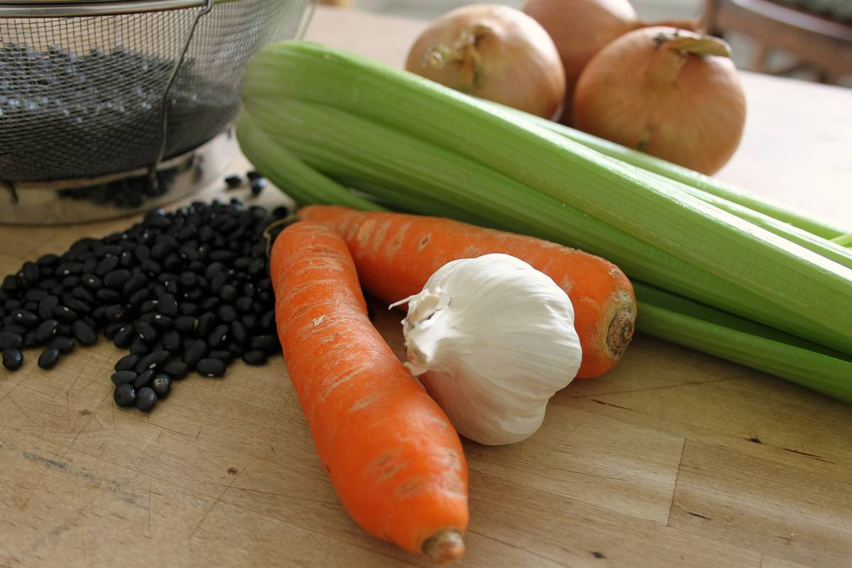 How to Build a Realistic Gut Health Diet Meal Plan That Actually Works (No Kale Smoothies Required)