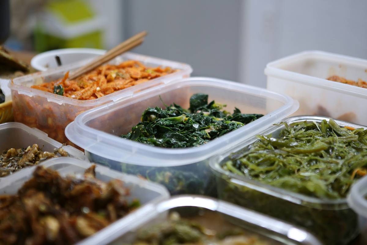 How to Build an Eating Well Gut Health Meal Plan That Actually Works (Without Living on Kale Forever)